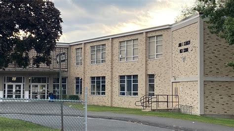 city of waterbury public schools|Waterbury schools to release early in heat .